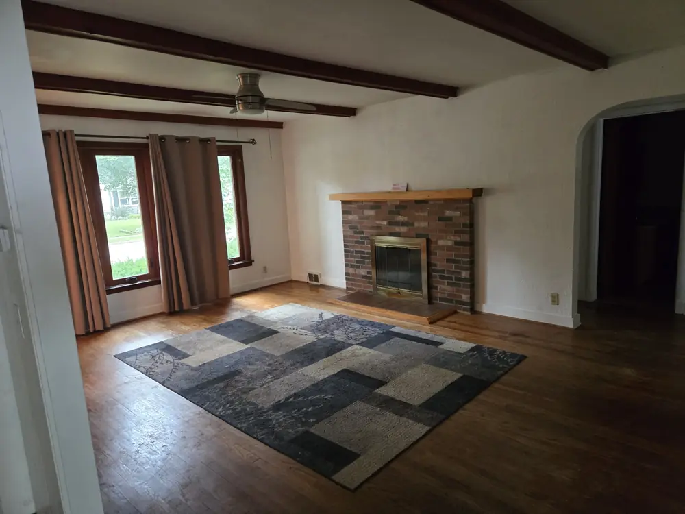 723 Parchmount Ave living room before renovation